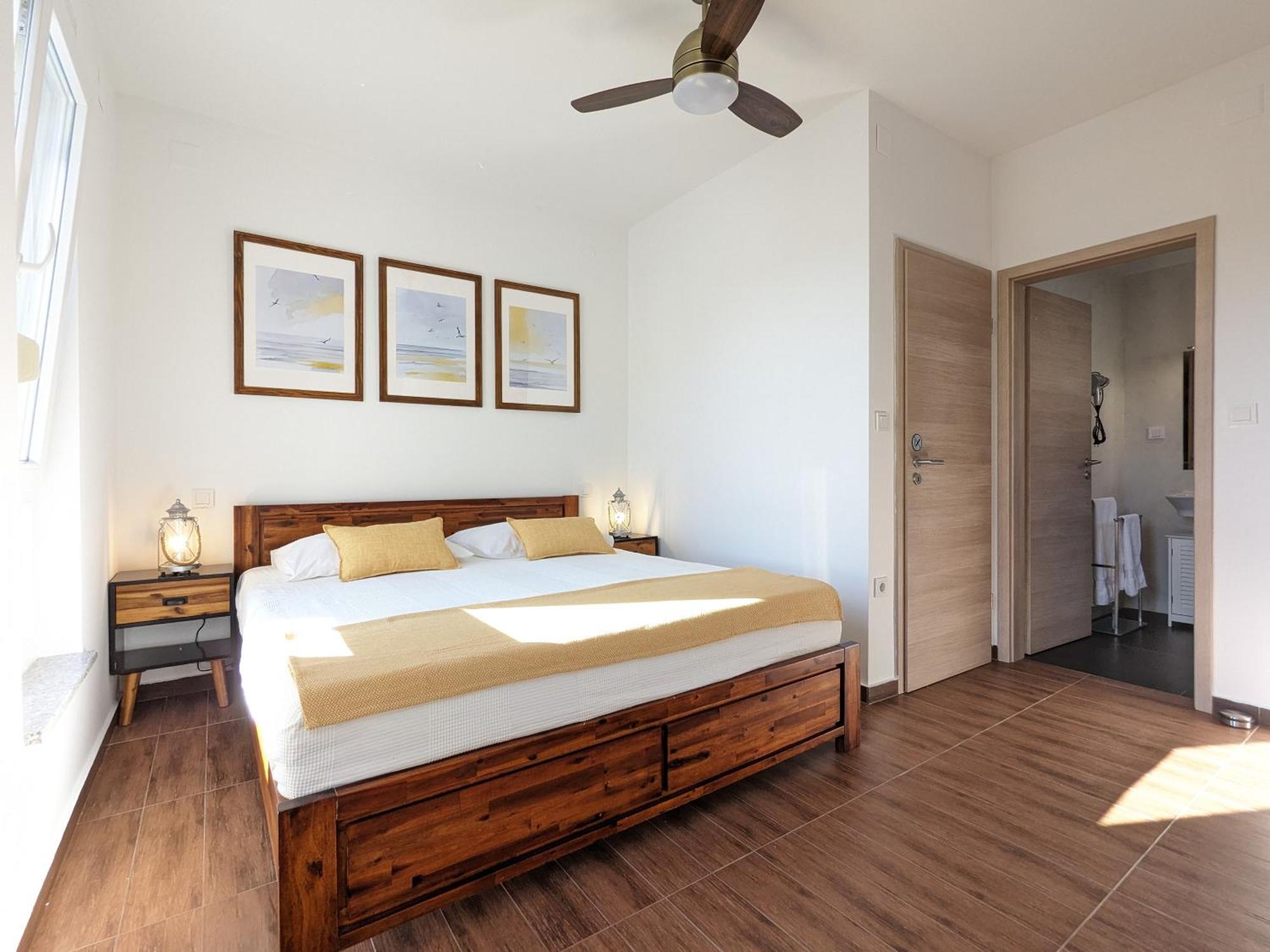 Burin Holiday home Tribunj (Sibenik-Knin)