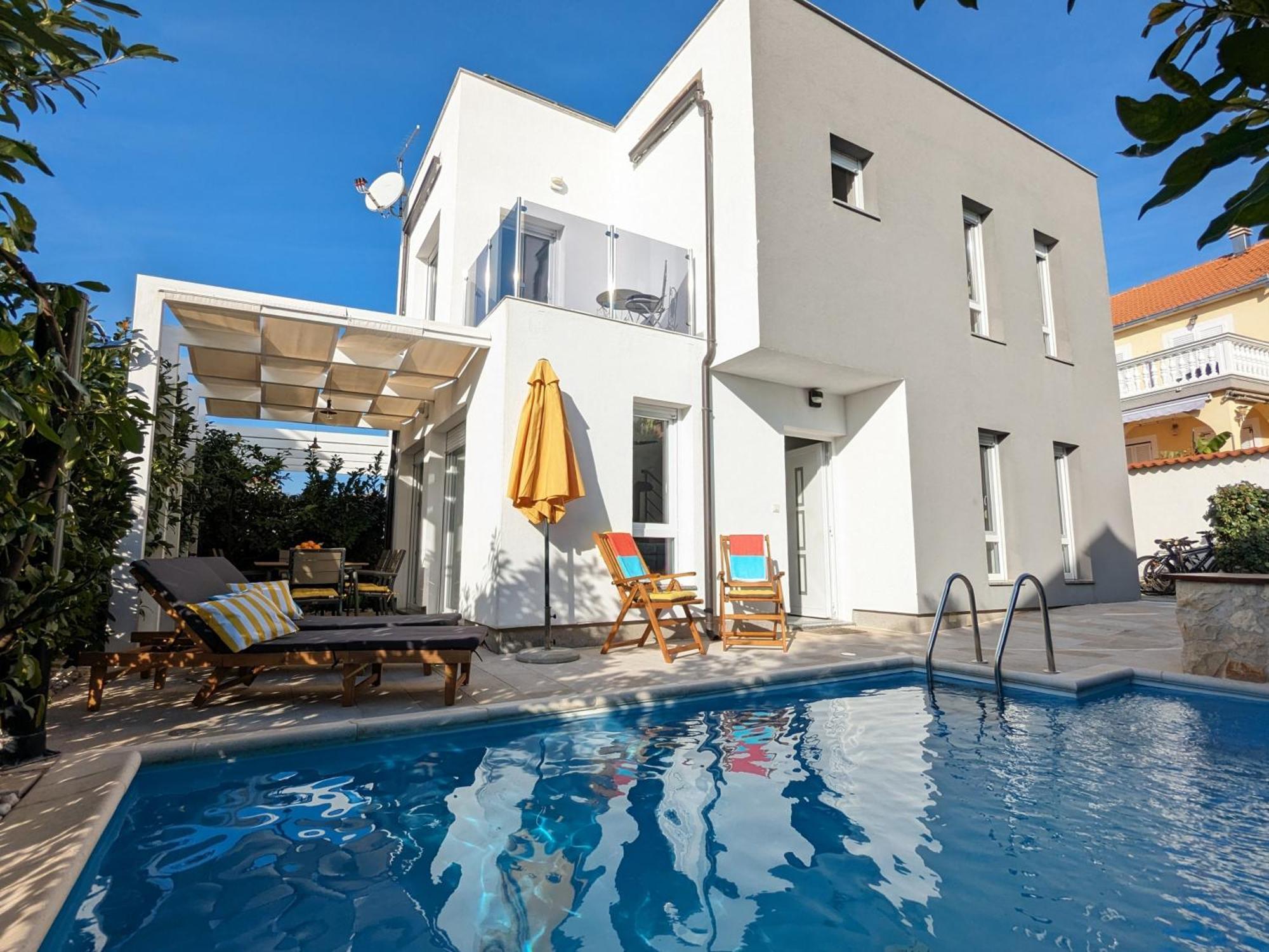 Holiday home Burin Tribunj (Sibenik-Knin)